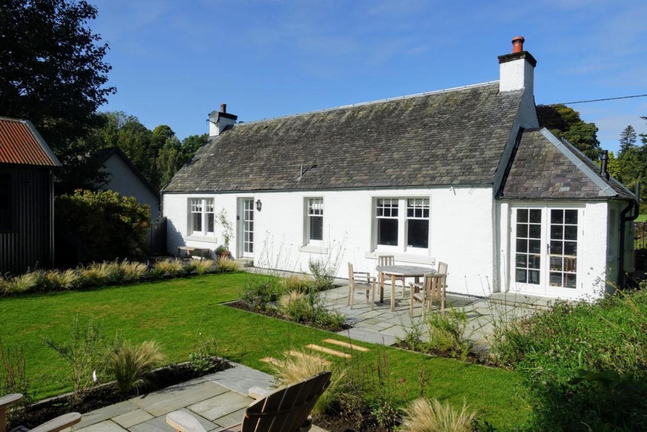 Ross Lodge Comrie Exterior photo