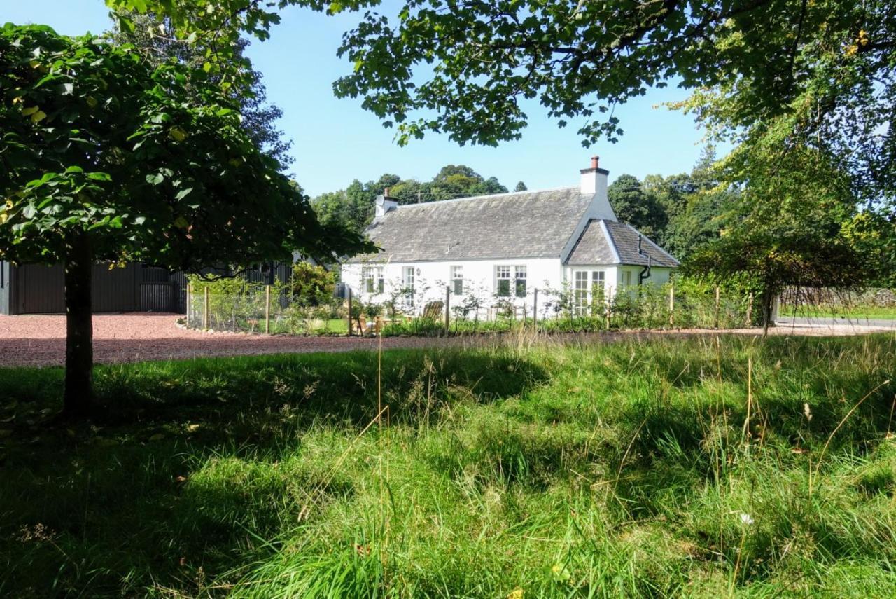 Ross Lodge Comrie Exterior photo
